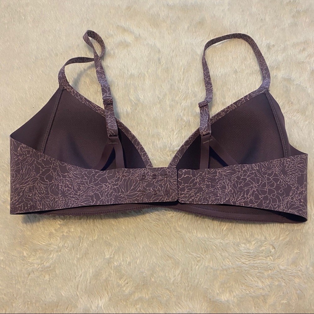 Lululemon - Take Shape Bra - Picture 3 of 4